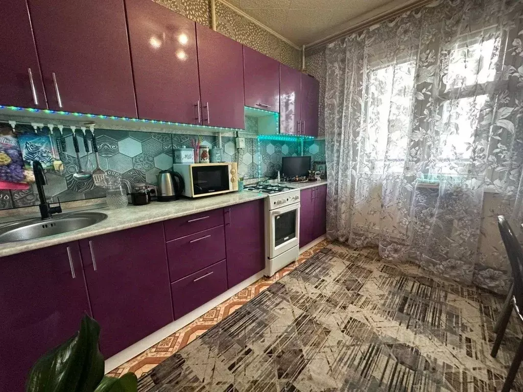 2-к кв. Омская область, Омск ул. 20 лет РККА, 63 (64.0 м) - Фото 2