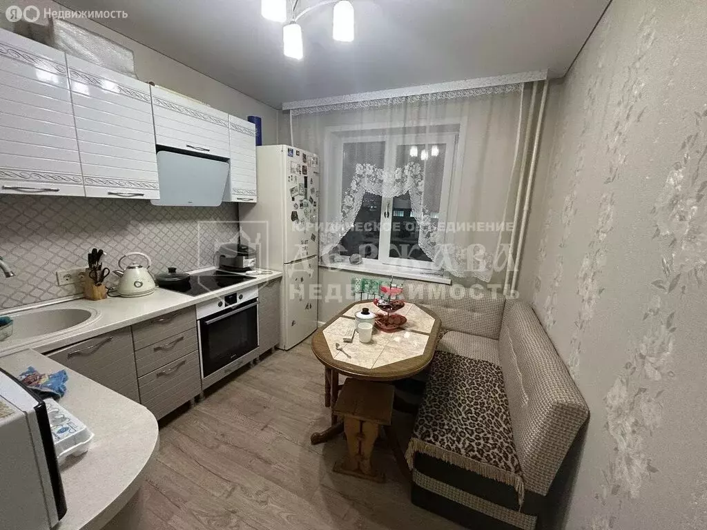 4-комнатная квартира: Кемерово, Институтская улица, 28 (80.4 м) - Фото 0