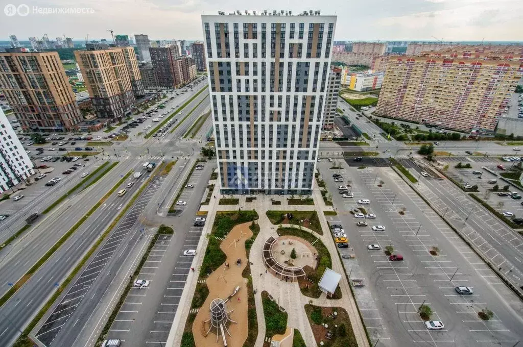 1-комнатная квартира: Тюмень, улица Фармана Салманова, 17 (36.8 м) - Фото 0