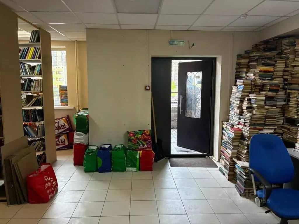 Помещение свободного назначения в Санкт-Петербург пос. Парголово, ул. ... - Фото 1