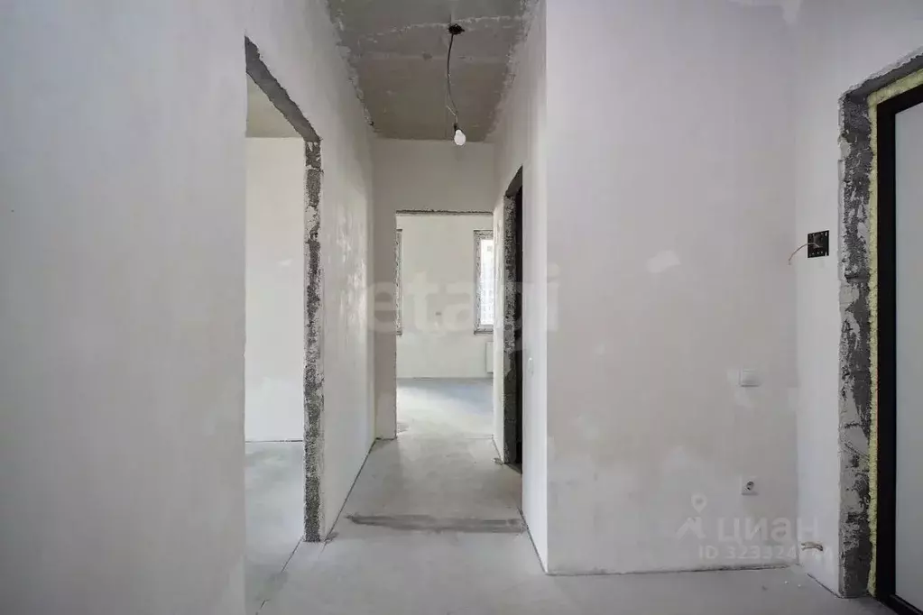 2-к кв. Тюменская область, Тюмень Интернациональная ул., 199А (65.2 м) - Фото 0