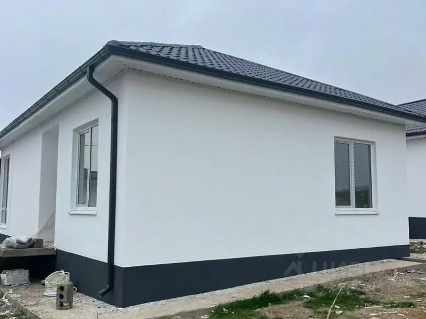 Дом в Краснодарский край, Темрюкский район, Ахтанизовская ст-ца ... - Фото 1