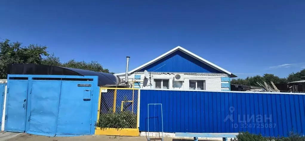 Дом в Волгоградская область, Среднеахтубинский район, Куйбышевское ... - Фото 1