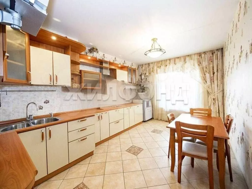 3-к. квартира, 115 м, 13/17 эт. - Фото 1