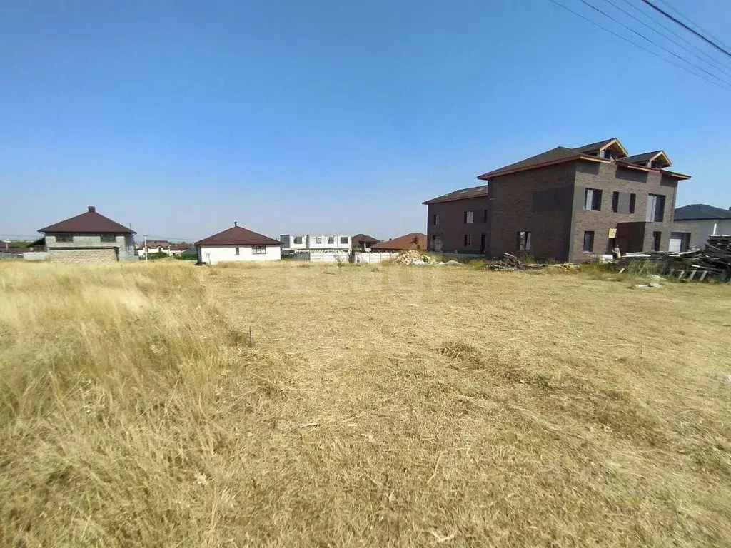 Участок в Крым, Симферопольский район, с. Мирное ул. Славы (10.0 сот.) - Фото 0