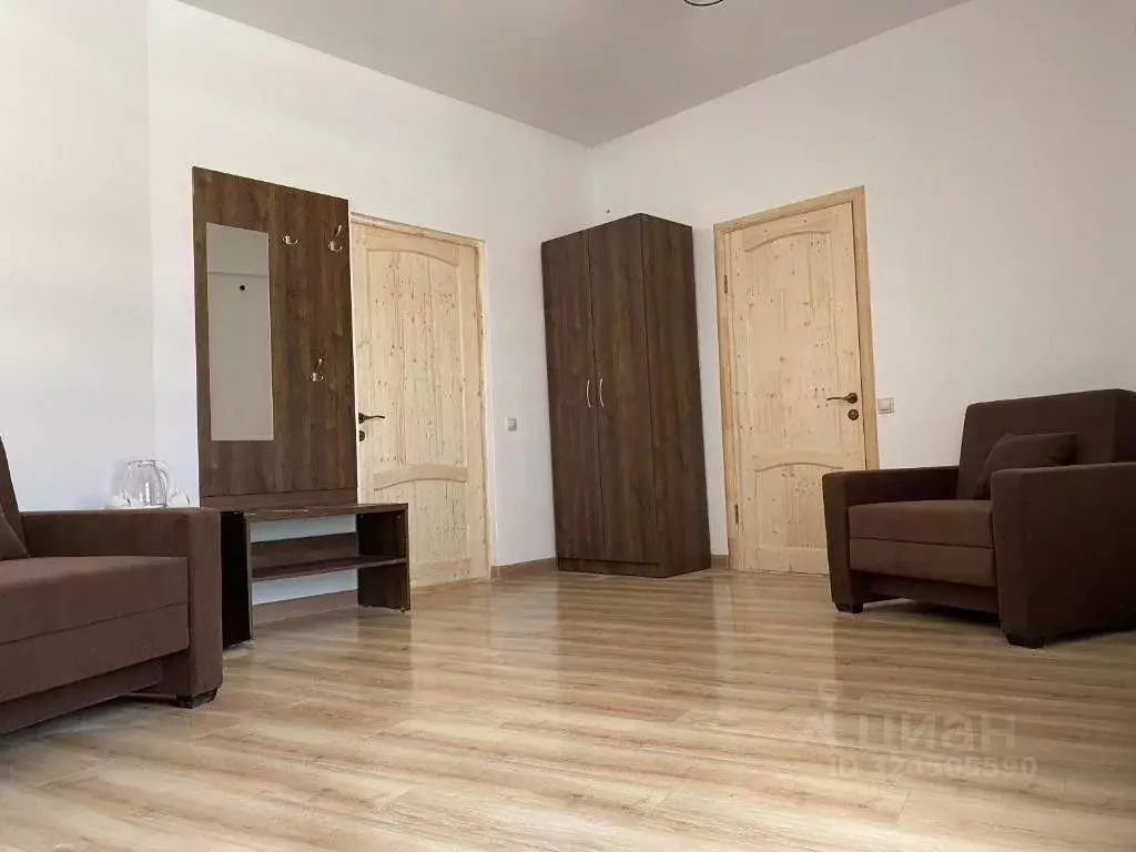 Комната Карачаево-Черкесия, Зеленчукский район, с. Архыз, пос. ... - Фото 2