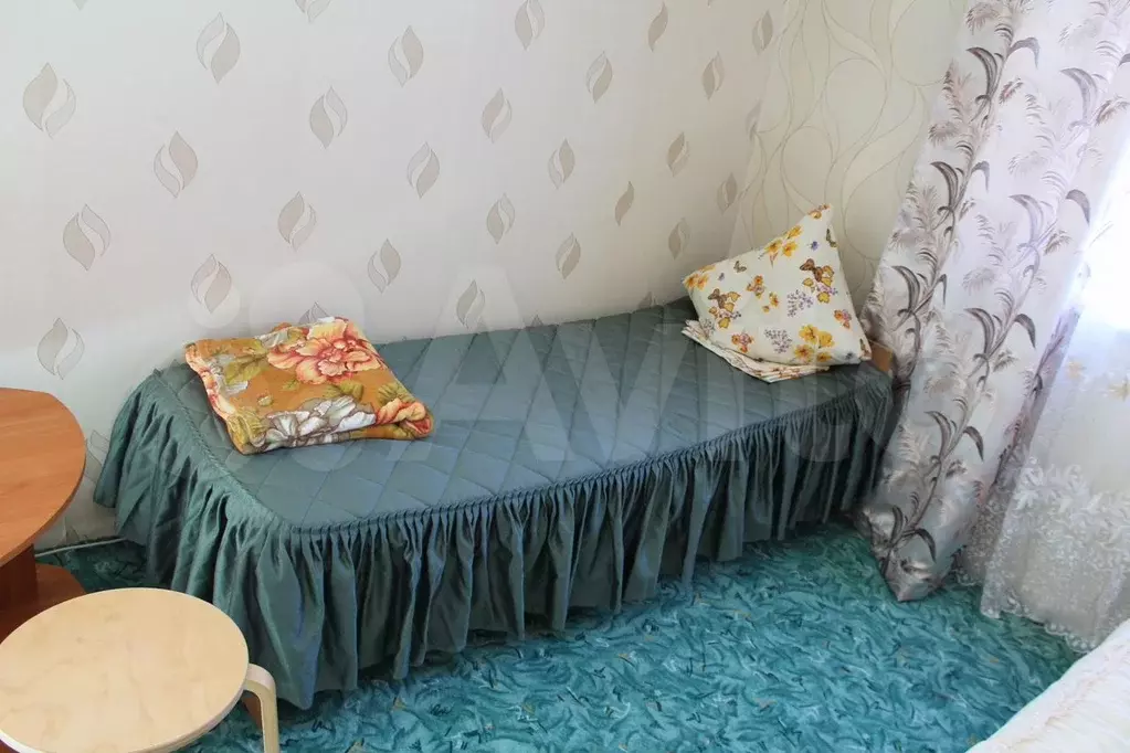 Комната 20 м в 3-к., 2/2 эт. - Фото 1