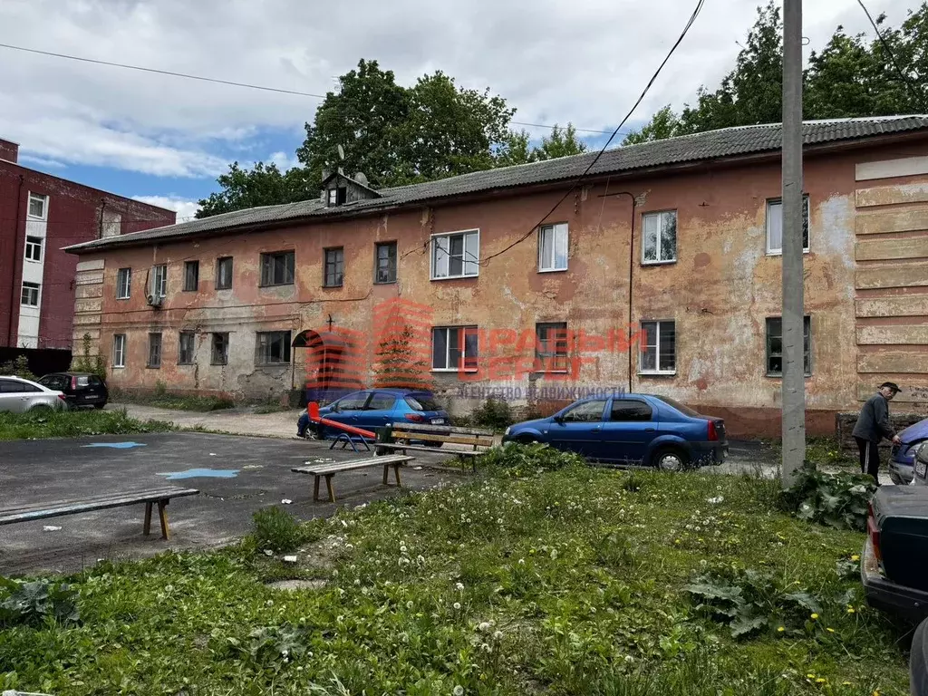 Комната 10 м в 9-к., 1/2 эт. - Фото 0