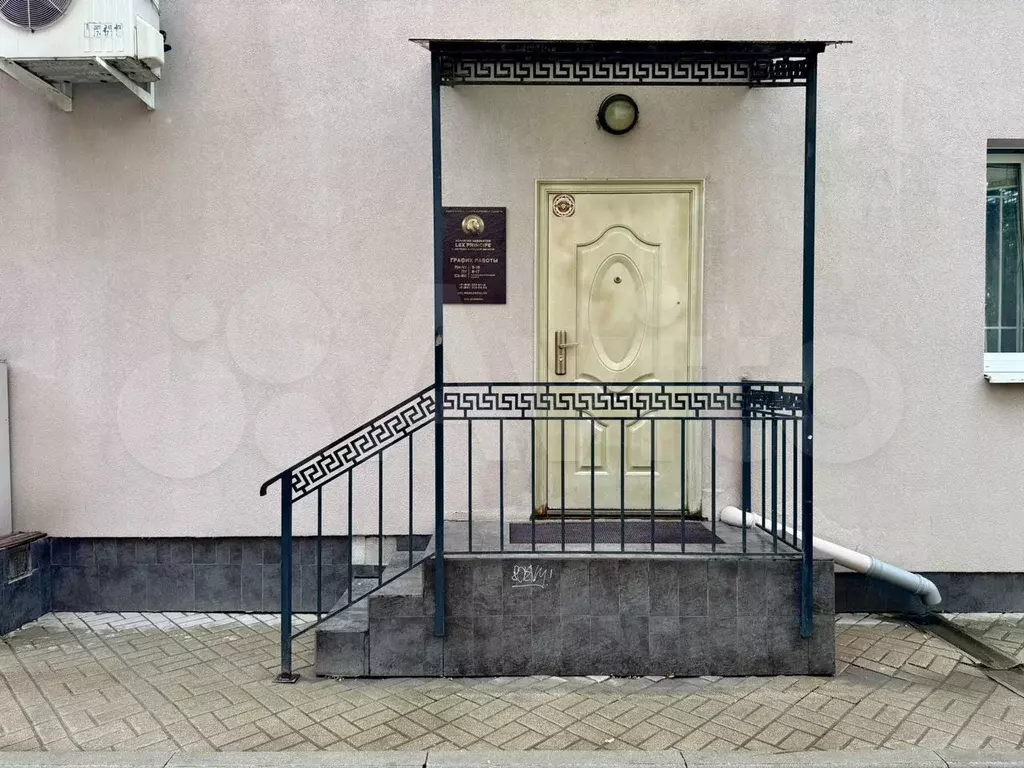Помещение в центре с арендаторами, 360 кв.м - Фото 1