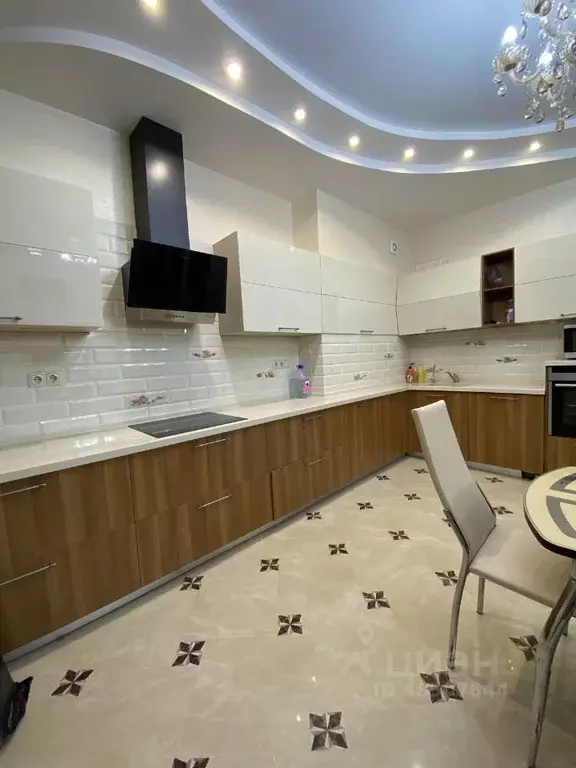 2-к кв. Татарстан, Казань ул. Пушкина, 78А (100.0 м) - Фото 0