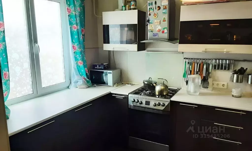 3-к кв. Псковская область, Псков Рижский просп., 89 (65.0 м) - Фото 0