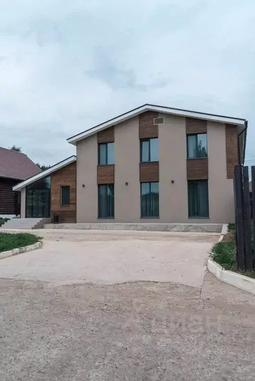 Дом в Татарстан, Елабуга пер. Садовый, 2Б (200 м) - Фото 1