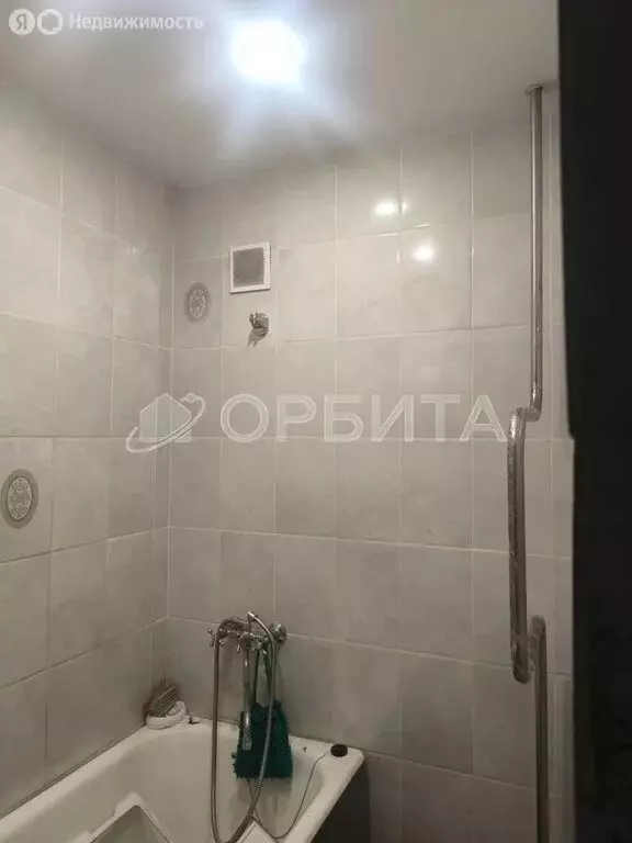1-комнатная квартира: Тюмень, улица Мельникайте, 48 (27.4 м) - Фото 1