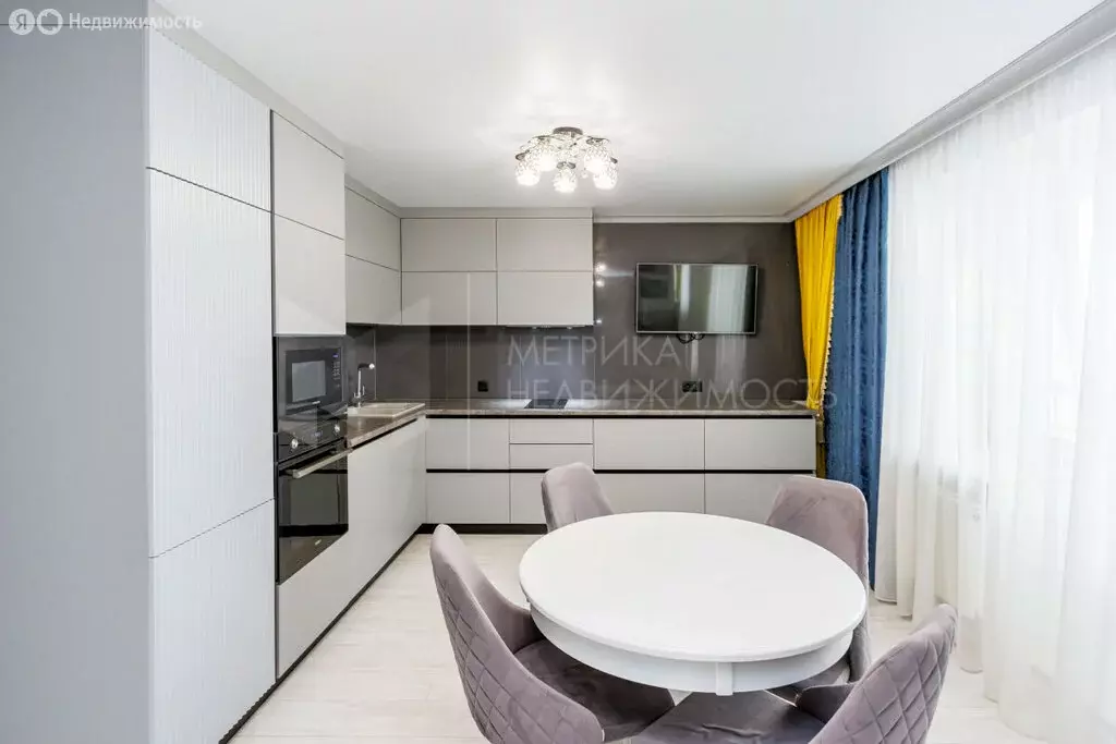 2-комнатная квартира: Тюмень, Амурская улица, 39 (75.2 м) - Фото 2