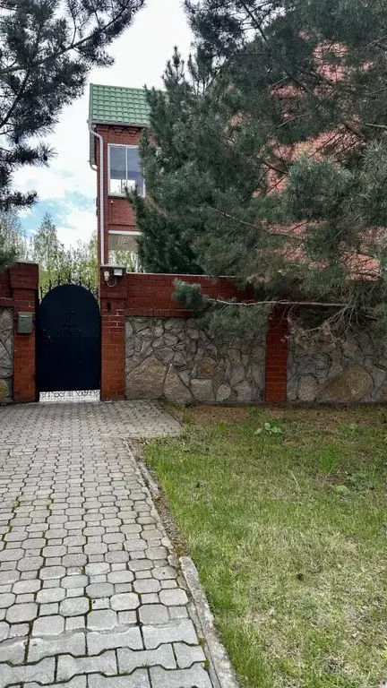 Дом в Челябинская область, Челябинск Олонецкая ул., 13 (245 м) - Фото 1