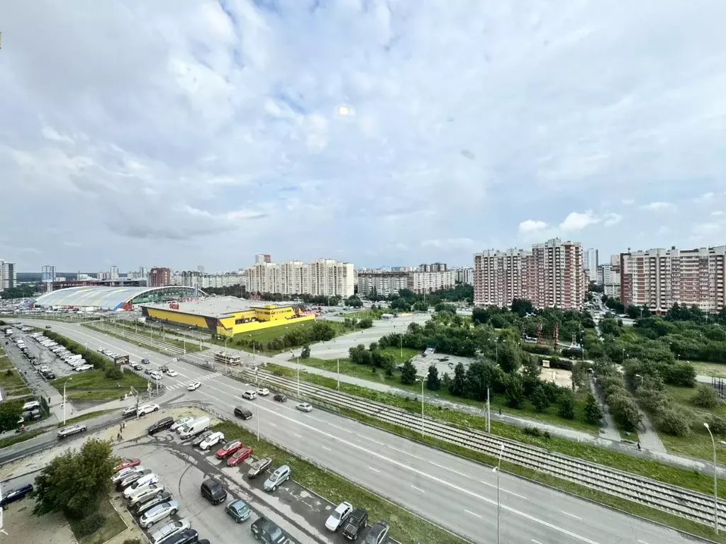 1-к кв. Свердловская область, Екатеринбург ул. Юлиуса Фучика, 5 (56.8 ... - Фото 1