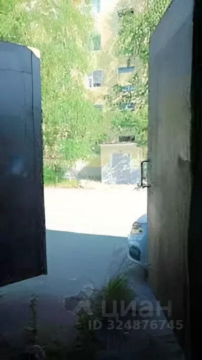 Гараж в Ханты-Мансийский АО, Радужный 2-й мкр,  (160 м) - Фото 1