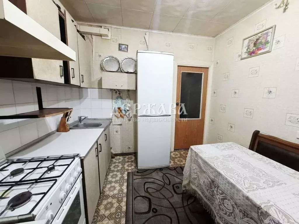 3-к кв. Белгородская область, Старооскольский городской округ, с. ... - Фото 2