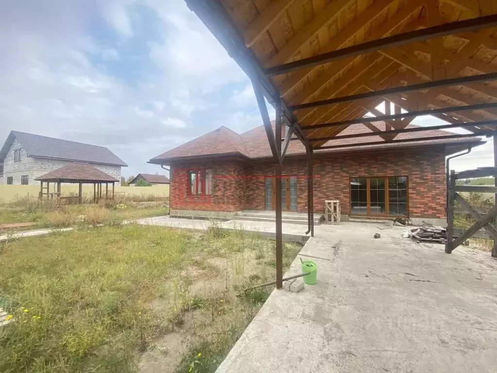 Дом в Белгородская область, Старооскольский городской округ, с. ... - Фото 2