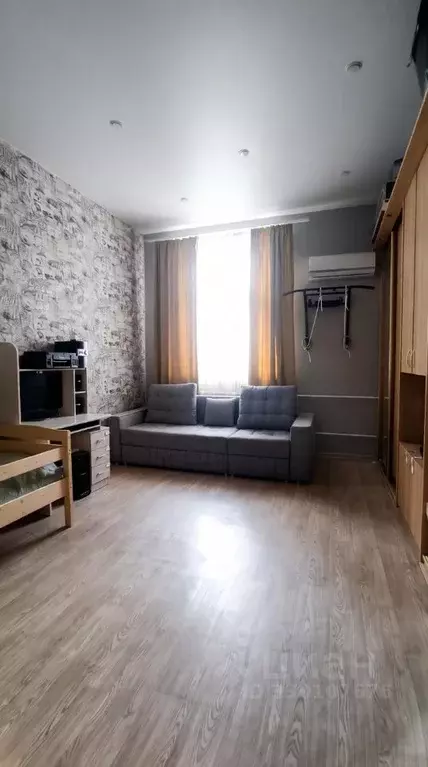 1-к кв. Омская область, Омск ул. Профинтерна, 10 (30.0 м) - Фото 1