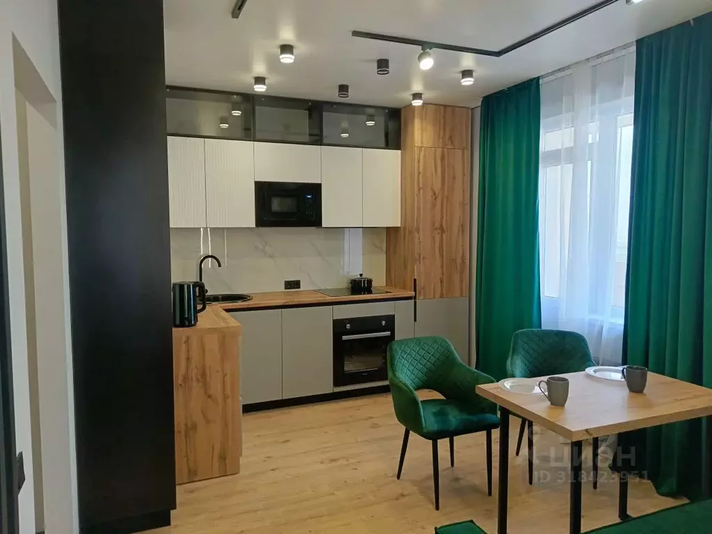 2-к кв. Волгоградская область, Волгоград ул. Качинцев, 79А (70.0 м) - Фото 0