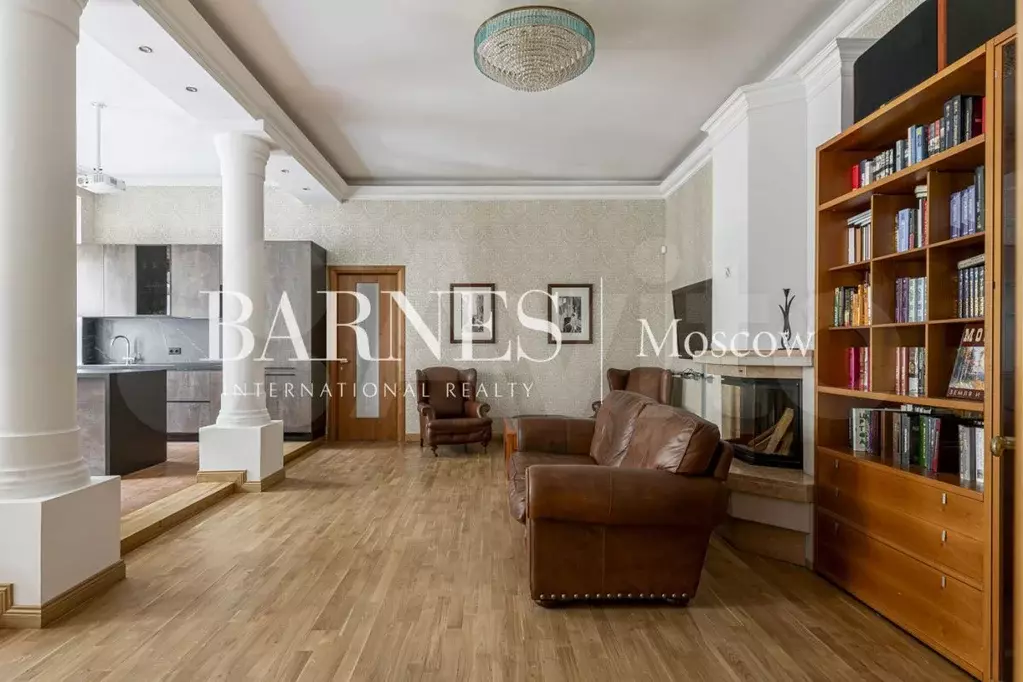 3-к. квартира, 129 м, 2/4 эт. - Фото 1