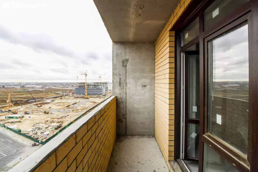 Квартира-студия: Тюмень, улица Тимофея Чаркова, 81к2 (32 м) - Фото 1