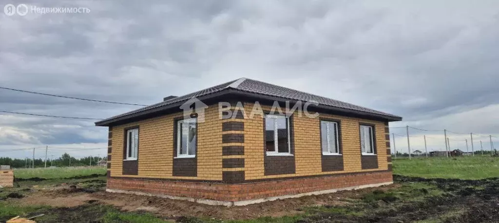 Дом в деревня Казадаевка, улица Победы (100 м) - Фото 1