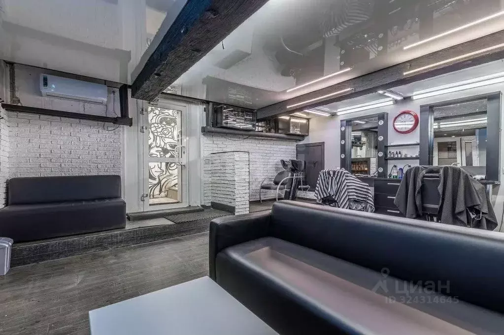 Торговая площадь в Курганская область, Курган ул. Куйбышева, 103 (64 ... - Фото 1