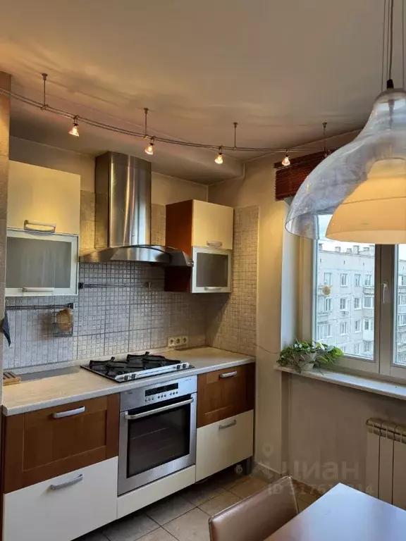 2-к кв. Санкт-Петербург ул. Стасовой, 4к1 (78.0 м) - Фото 0