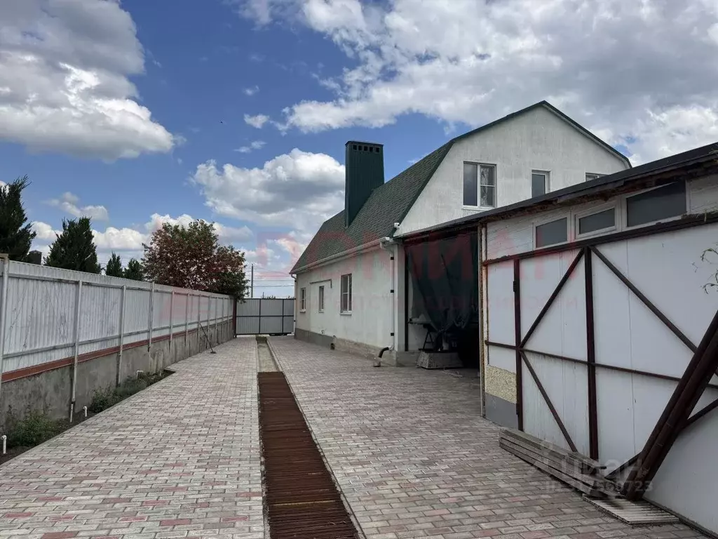 Дом в Ростовская область, Мясниковский район, с. Большие Салы  (170 м) - Фото 0