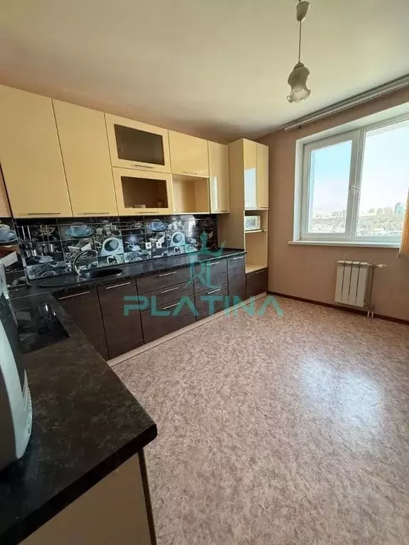 1-к кв. Татарстан, Казань ул. Рауиса Гареева, 4 (43.0 м) - Фото 1