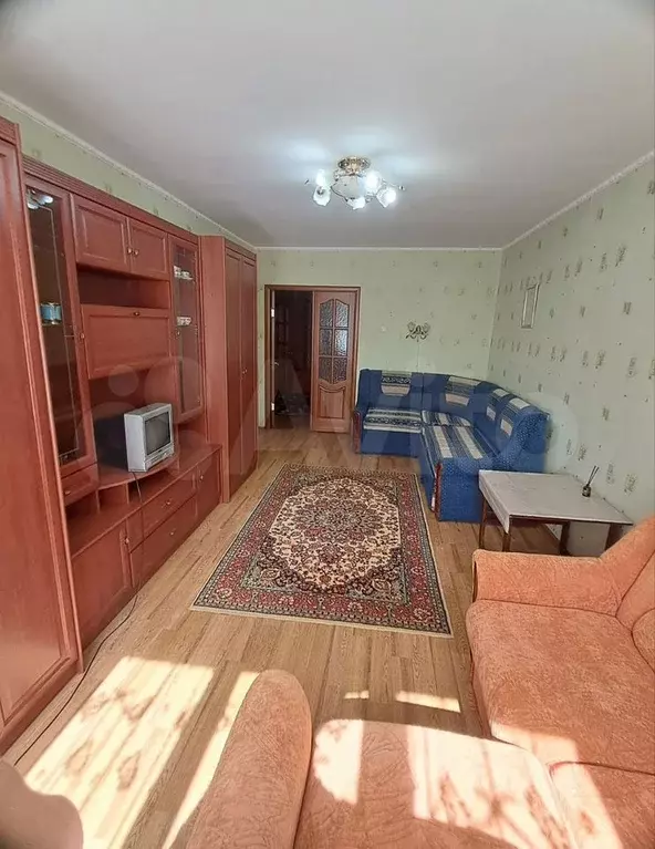 1-к. квартира, 60 м, 1/10 эт. - Фото 0