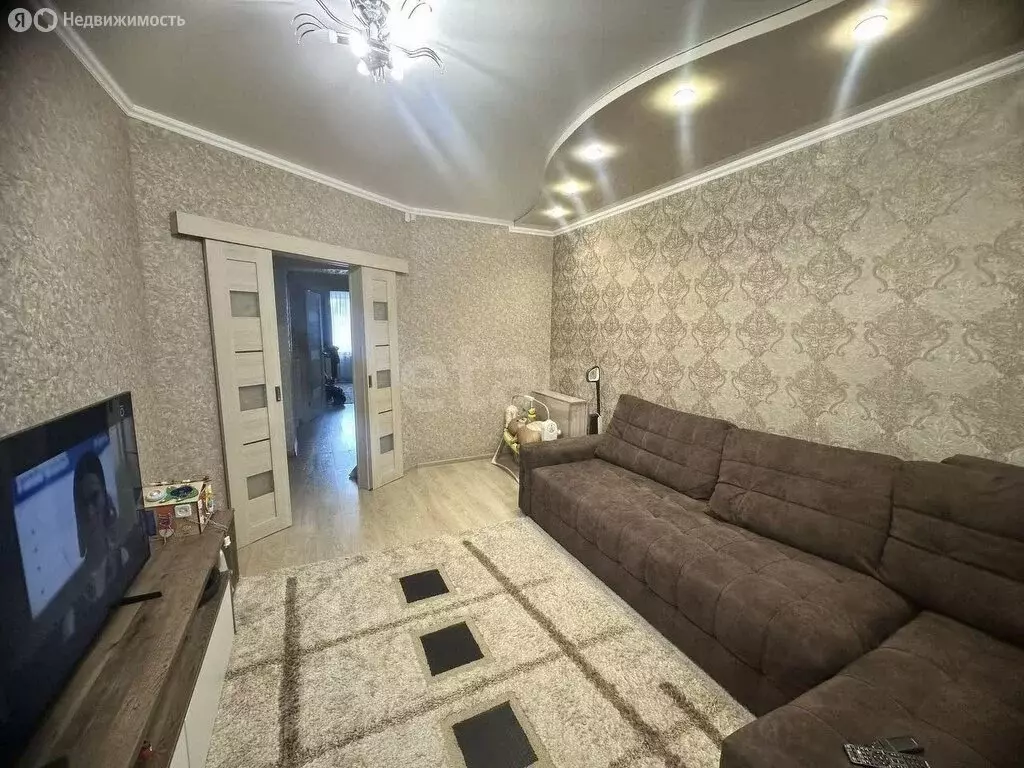 3-комнатная квартира: Бийск, улица Михаила Ломоносова, 40 (65.8 м) - Фото 1