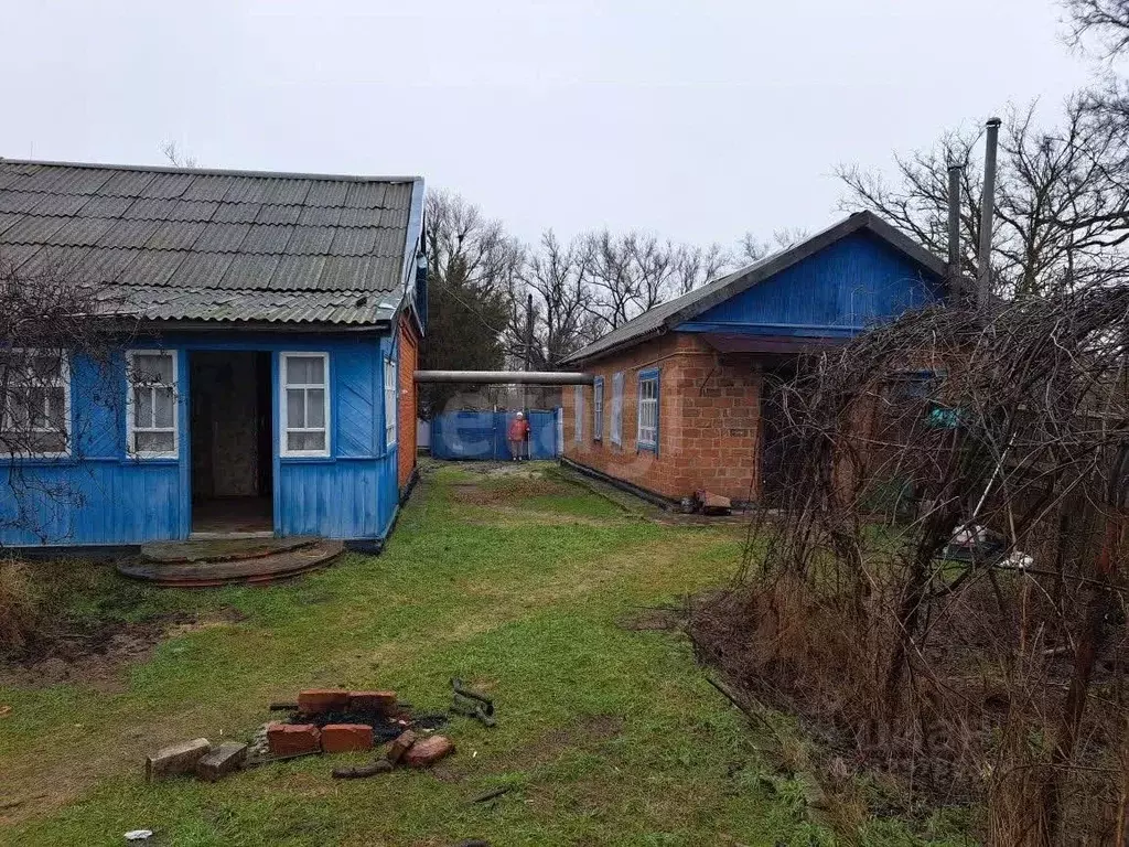 Дом в Калмыкия, Яшалтинский район, с. Красномихайловское Школьная ул., ... - Фото 1