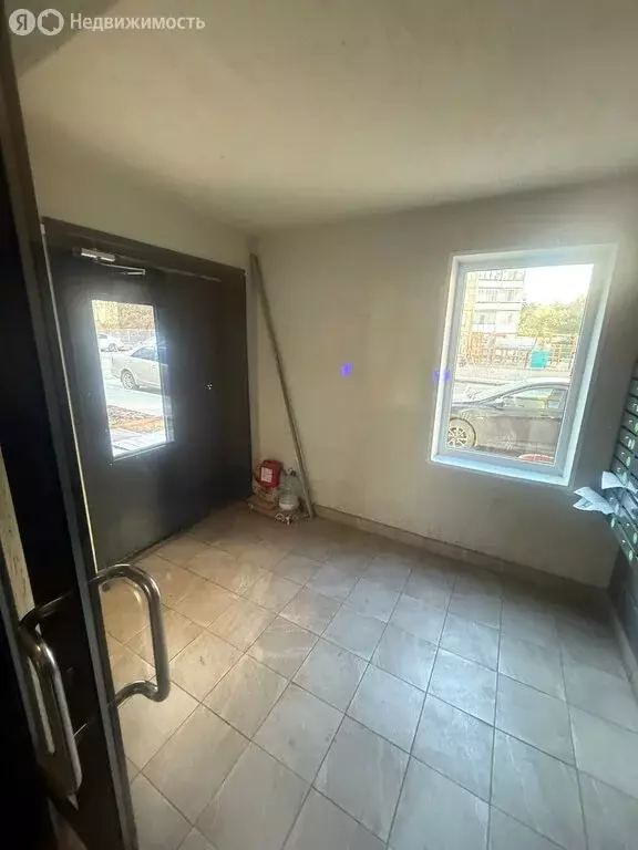 2-комнатная квартира: Барнаул, улица Монтажников, 4 (37.3 м) - Фото 1