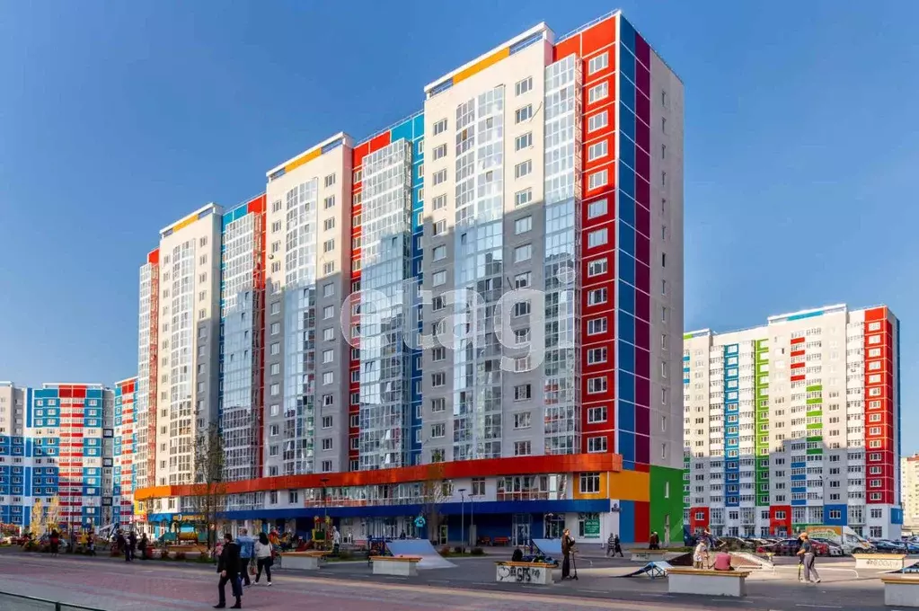 3-к кв. Тюменская область, Тюмень ул. Федюнинского, 54к2 (92.8 м) - Фото 1