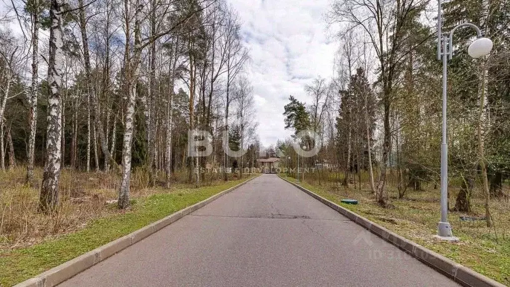 Участок в Московская область, Красногорск городской округ, д. ... - Фото 1