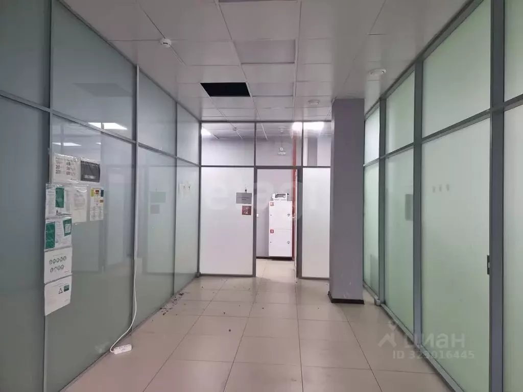 Офис в Ямало-Ненецкий АО, Новый Уренгой просп. Губкина, 14А (21 м) - Фото 1