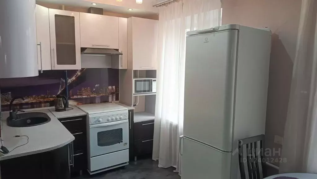 3-к кв. Волгоградская область, Волгоград ул. Дзержинского, 38 (54.5 м) - Фото 2