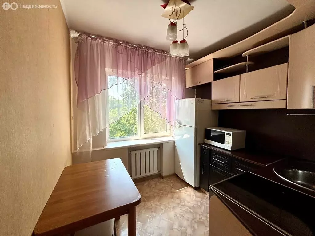 2-комнатная квартира: Белогорск, улица Скорикова, 20 (48.3 м) - Фото 0