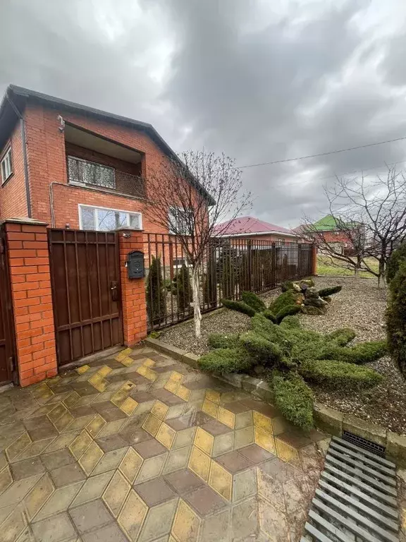 Дом в Краснодарский край, Темрюк ул. 27 Сентября, 116/1 (243 м) - Фото 2