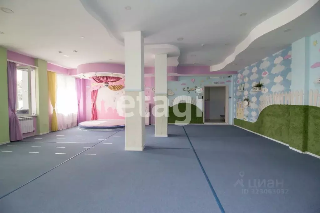 Помещение свободного назначения в Красноярский край, Красноярск ул. ... - Фото 0