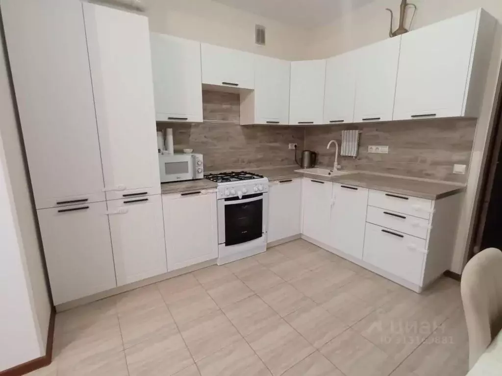 3-к кв. Северная Осетия, Владикавказ ул. Курсантов-Кировцев, 31 (90.0 ... - Фото 0