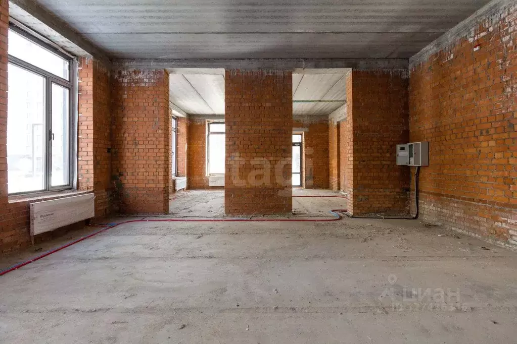 Помещение свободного назначения в Тюменская область, Тюмень ул. ... - Фото 1