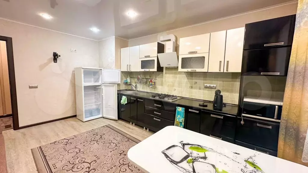 3-к. квартира, 65 м, 1/10 эт. - Фото 1