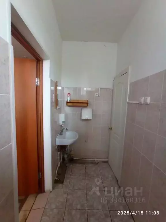 Помещение свободного назначения в Омская область, Омск просп. ... - Фото 2