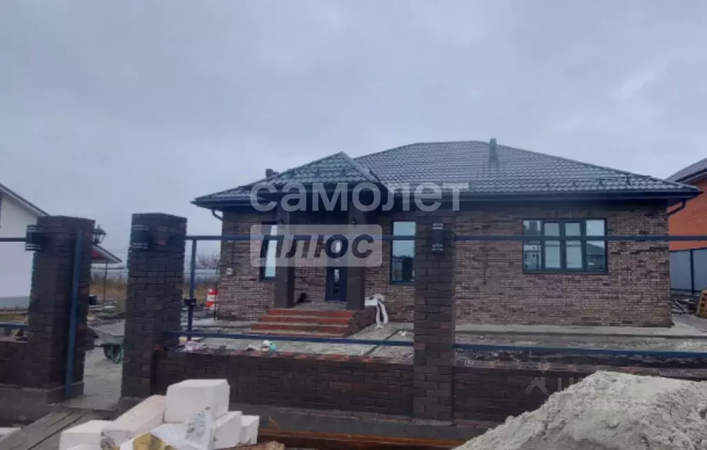 Дом в Курская область, Курский район, Новопоселеновский сельсовет, д. ... - Фото 1