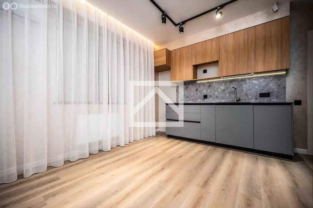 Квартира-студия: Ялта, Парковый проезд, 9 (26 м) - Фото 0