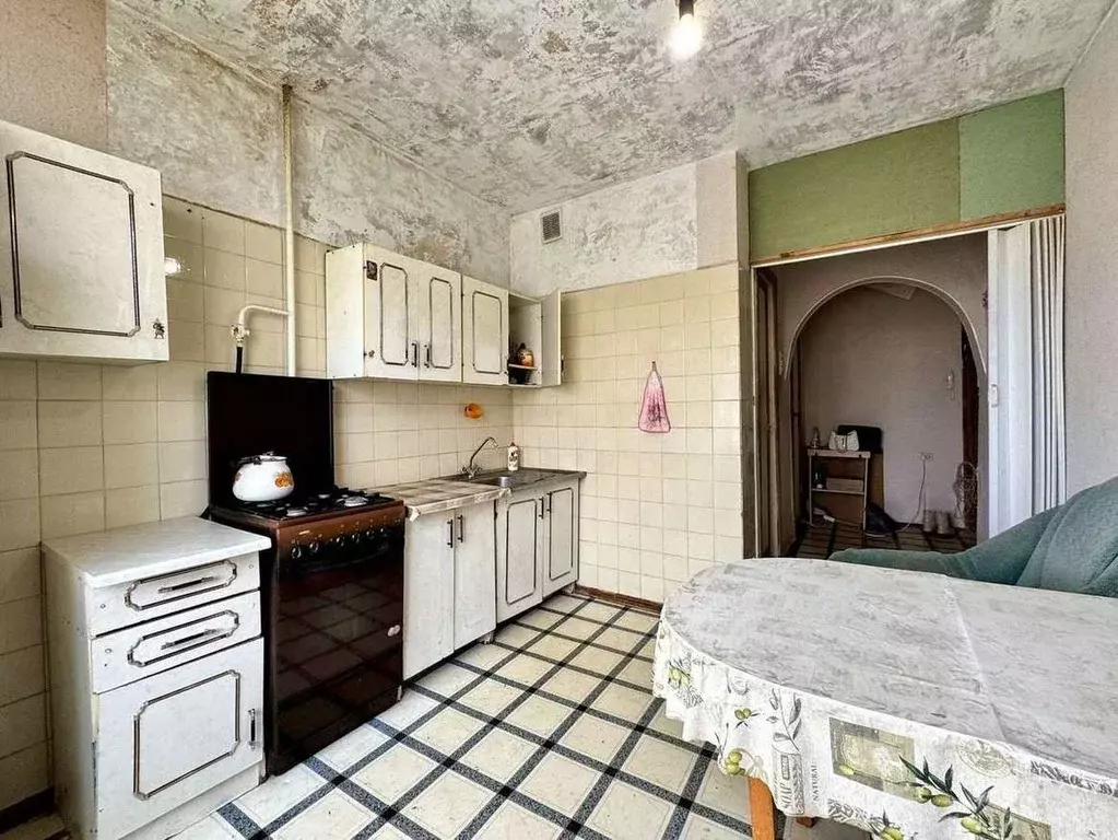 2-к кв. Волгоградская область, Волжский ул. Александрова, 18 (50.6 м) - Фото 1